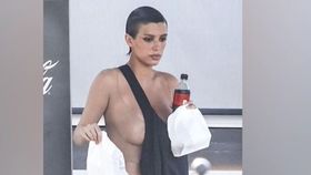 Bianca Censori, soția lui Kanye West, aproape dezbracata pe străzile din Italia! A fost la un pas să primească amendă